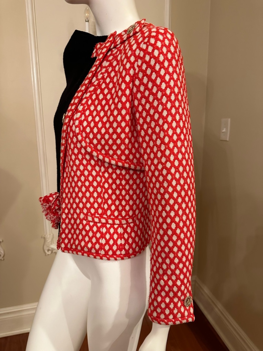 CHANEL Red Patterned and Black Two-Tone Blazer Jacket - Picture 7 of 15